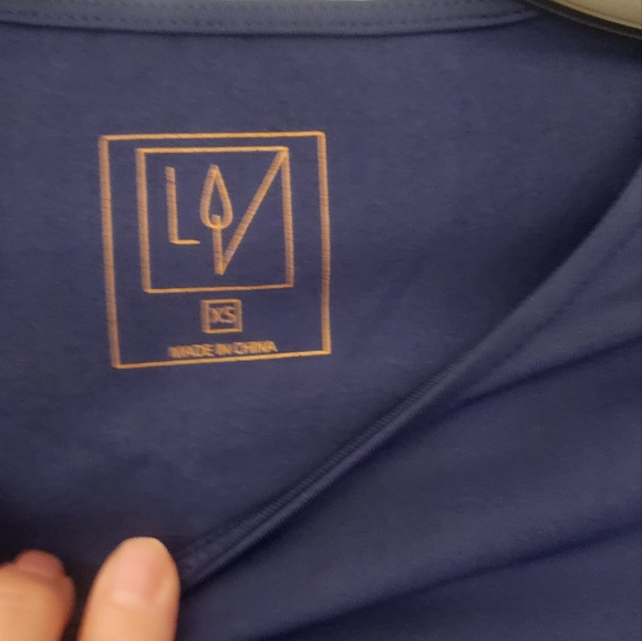 Lime & Vine Chelsea Cropped Long Sleeve Workout Top in Blue size XS - Picture 8 of 9